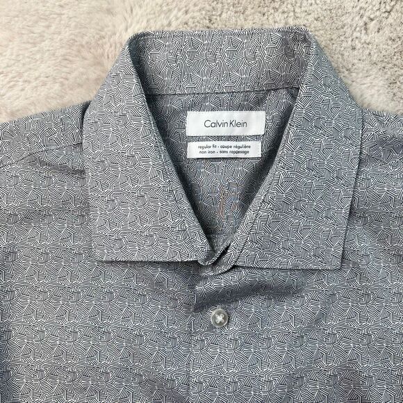 Calvin Klein Regular Fit Performance Non Iron Dress Shirt Mens 15.5 34/35 Cotton - Picture 2 of 9